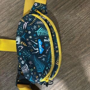 Kavu Floral Print Waist Pack - Black and Yellow